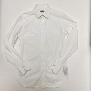 TOM FORD Men’s Classic Collar, Solid Poplin Dress Shirt.